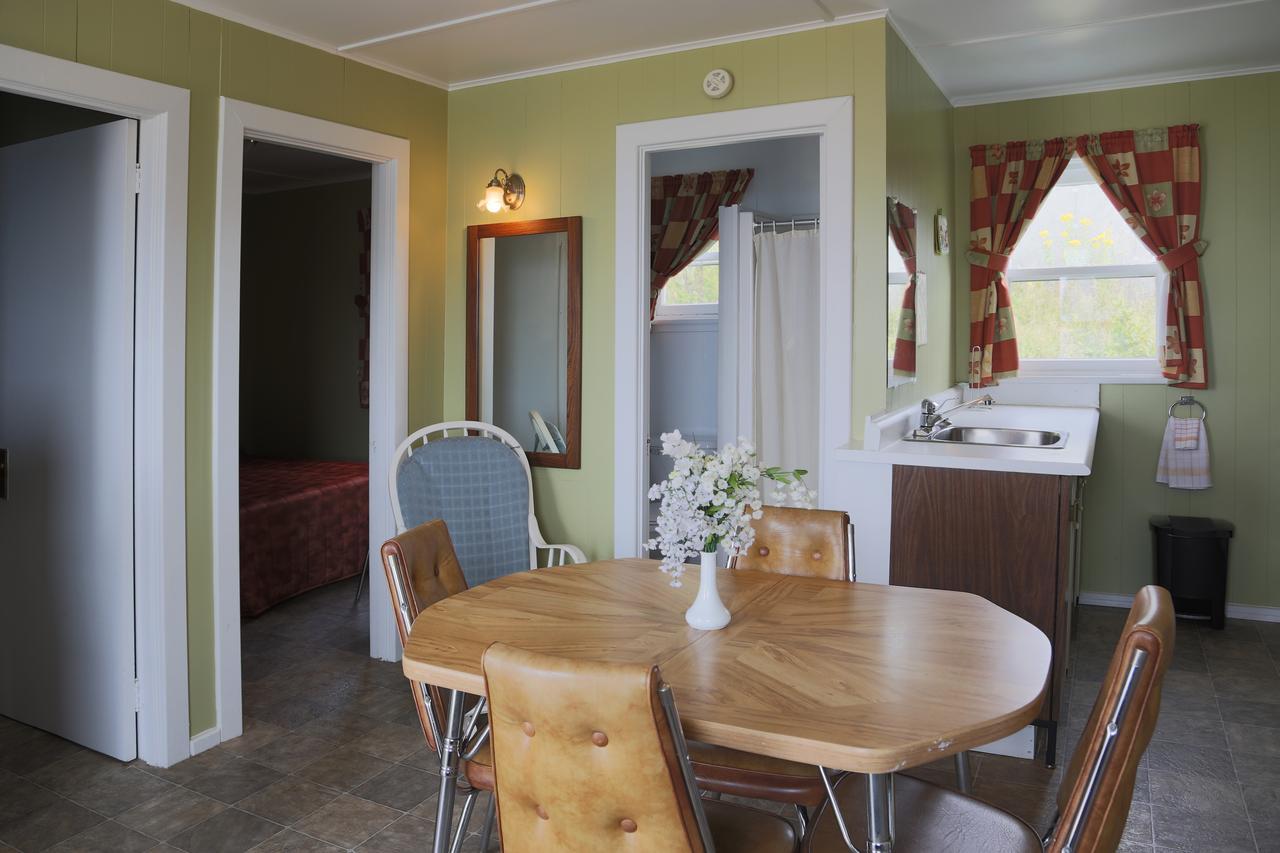 Motel Bellevue Rivière-du-Loup Exteriör bild